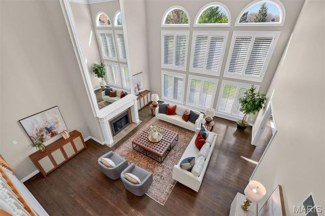 11 Fielding Road, Ladue, MO 63124