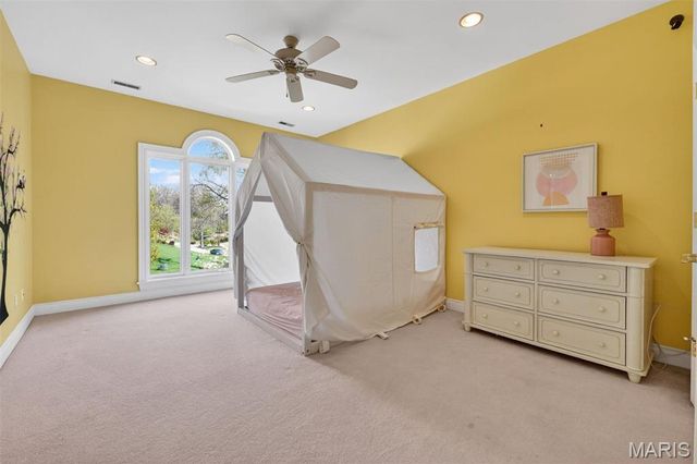 11 Fielding Road, Ladue, MO 63124