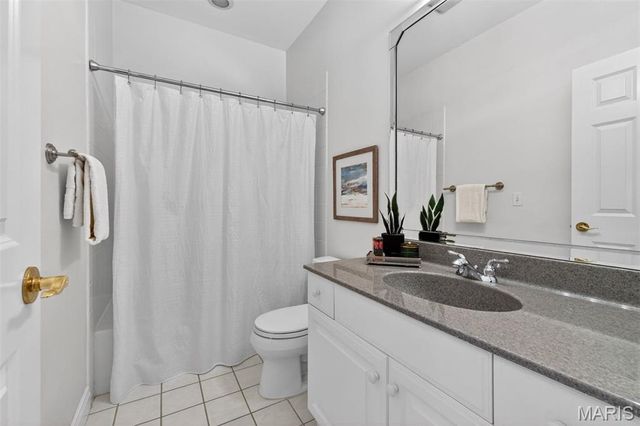 11 Fielding Road, Ladue, MO 63124