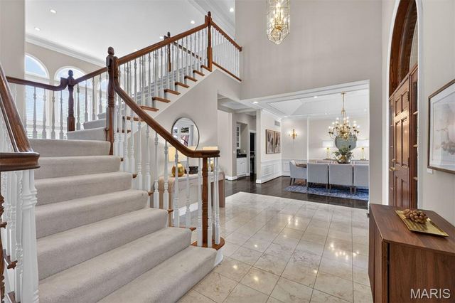 11 Fielding Road, Ladue, MO 63124