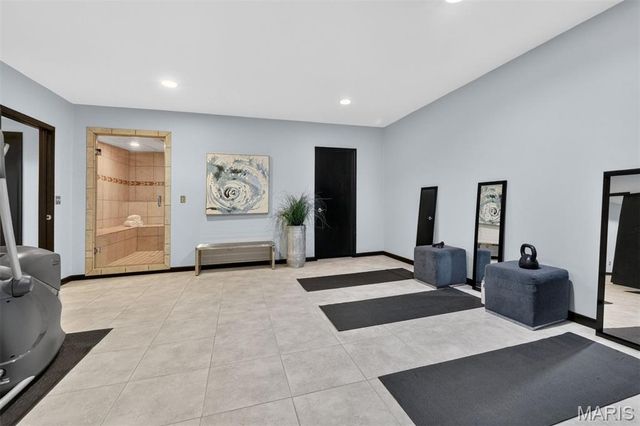 11 Fielding Road, Ladue, MO 63124