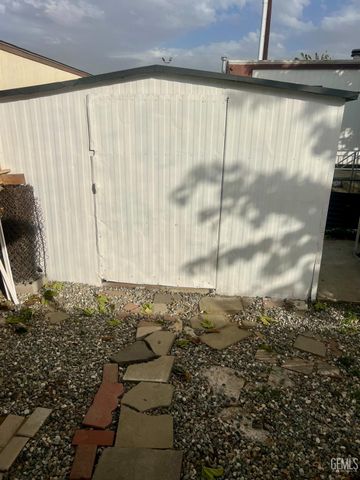 3219 Gulf Street 28, Bakersfield, CA 93308