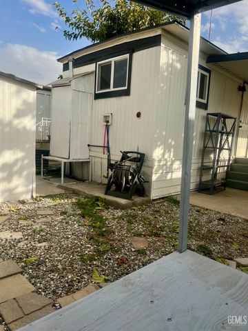 3219 Gulf Street 28, Bakersfield, CA 93308