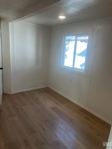 3219 Gulf Street 28, Bakersfield, CA 93308