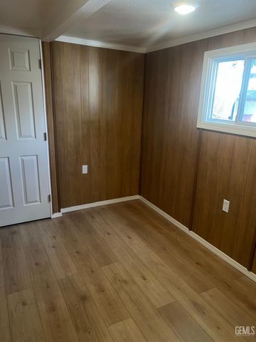 3219 Gulf Street 28, Bakersfield, CA 93308