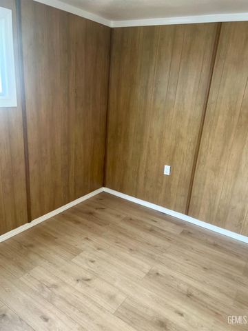 3219 Gulf Street 28, Bakersfield, CA 93308