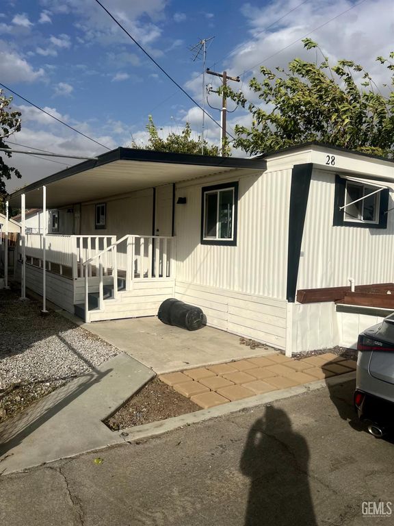 3219 Gulf Street 28, Bakersfield, CA 93308