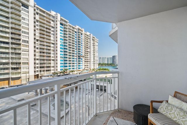 18021 Biscayne Boulevard 504, Aventura, FL 33160