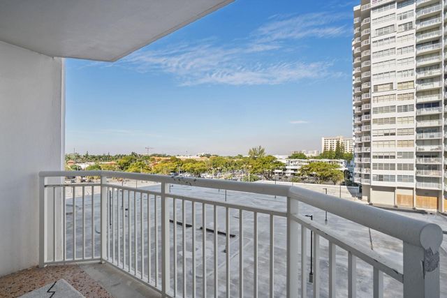 18021 Biscayne Boulevard 504, Aventura, FL 33160