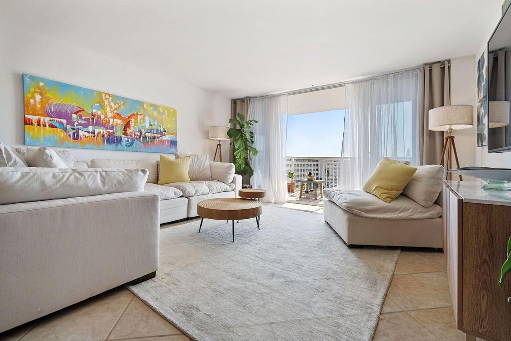 18021 Biscayne Boulevard 504, Aventura, FL 33160