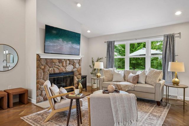 N64W13863 Cobblestone DRIVE, Menomonee Falls, WI 53051