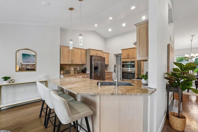 N64W13863 Cobblestone DRIVE, Menomonee Falls, WI 53051