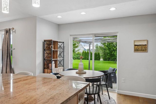 N64W13863 Cobblestone DRIVE, Menomonee Falls, WI 53051