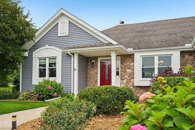 N64W13863 Cobblestone DRIVE, Menomonee Falls, WI 53051