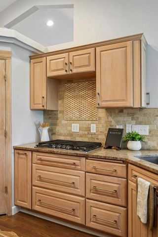 N64W13863 Cobblestone DRIVE, Menomonee Falls, WI 53051