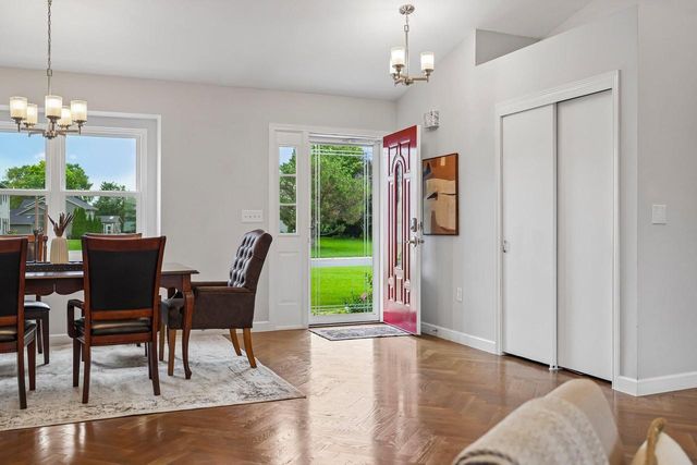 N64W13863 Cobblestone DRIVE, Menomonee Falls, WI 53051