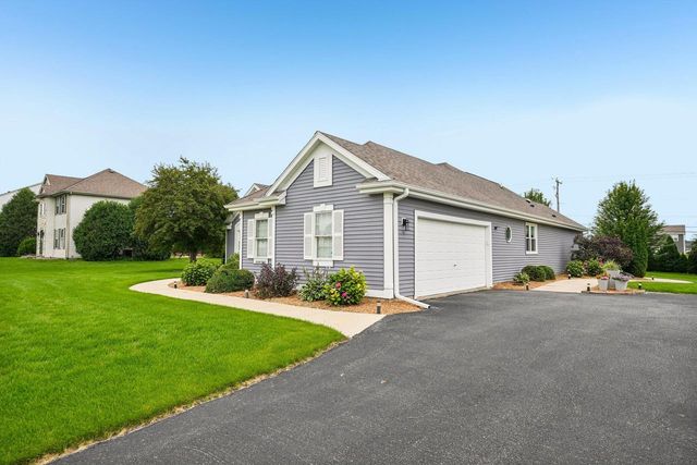 N64W13863 Cobblestone DRIVE, Menomonee Falls, WI 53051