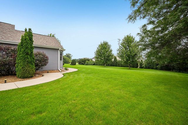 N64W13863 Cobblestone DRIVE, Menomonee Falls, WI 53051