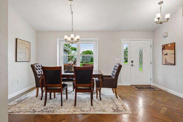 N64W13863 Cobblestone DRIVE, Menomonee Falls, WI 53051