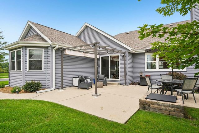 N64W13863 Cobblestone DRIVE, Menomonee Falls, WI 53051
