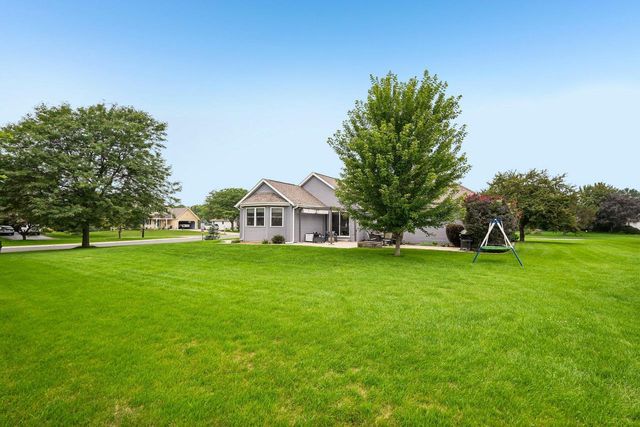 N64W13863 Cobblestone DRIVE, Menomonee Falls, WI 53051