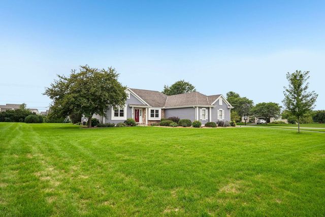 N64W13863 Cobblestone DRIVE, Menomonee Falls, WI 53051