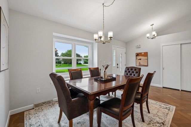 N64W13863 Cobblestone DRIVE, Menomonee Falls, WI 53051