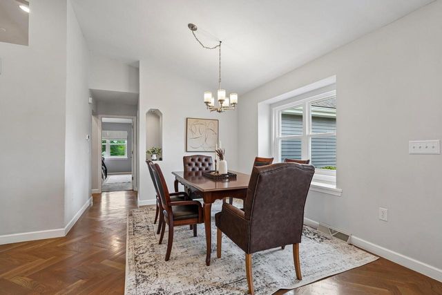 N64W13863 Cobblestone DRIVE, Menomonee Falls, WI 53051