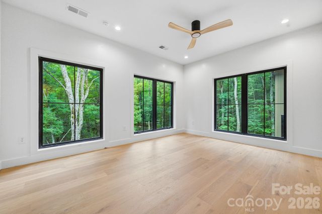 519 Rock Spring Circle, Sugar Mountain, NC 28604
