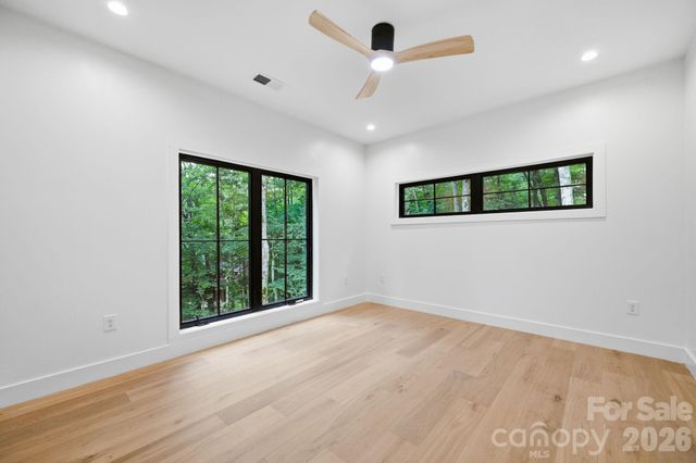 519 Rock Spring Circle, Sugar Mountain, NC 28604