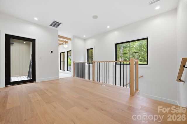 519 Rock Spring Circle, Sugar Mountain, NC 28604