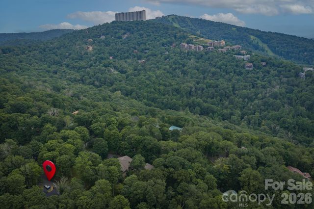 519 Rock Spring Circle, Sugar Mountain, NC 28604