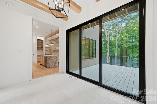 519 Rock Spring Circle, Sugar Mountain, NC 28604