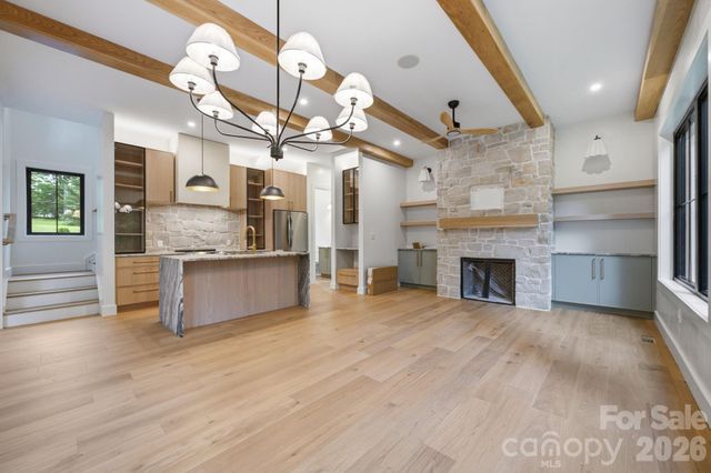 519 Rock Spring Circle, Sugar Mountain, NC 28604