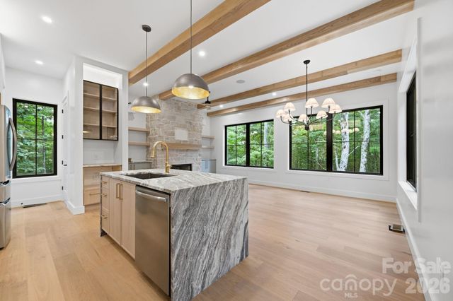 519 Rock Spring Circle, Sugar Mountain, NC 28604