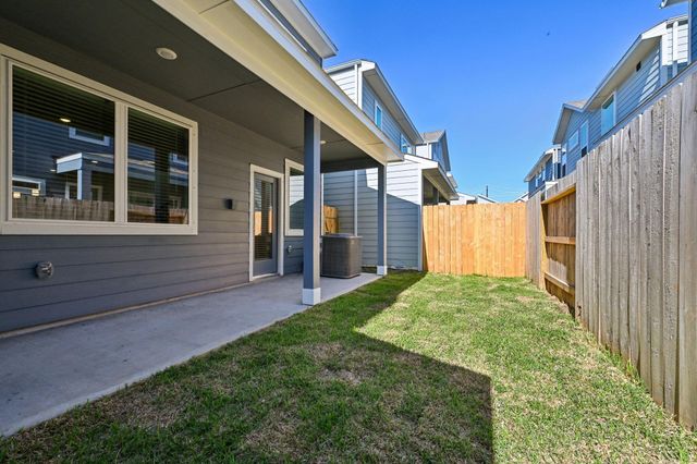 622 Sand Dollar Drive, Kemah, TX 77565