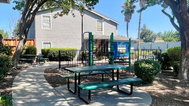 127 Harris Circle, Bay Point, CA 94565