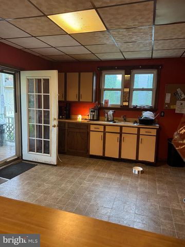 751 W PINE ST, Frackville, PA 17931