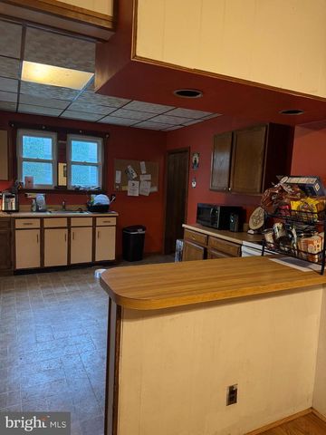 751 W PINE ST, Frackville, PA 17931