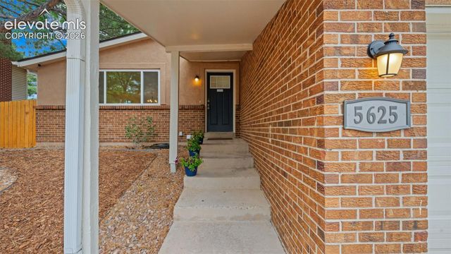 5625 Escapardo Way, Colorado Springs, CO 80917