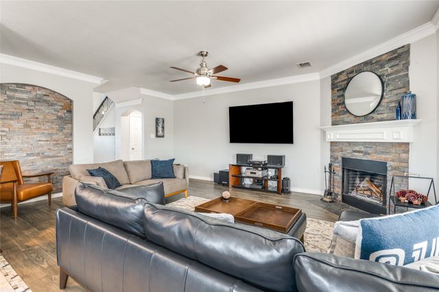 1984 Newport Drive, Lancaster, TX 75146