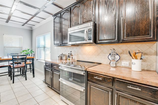 1984 Newport Drive, Lancaster, TX 75146