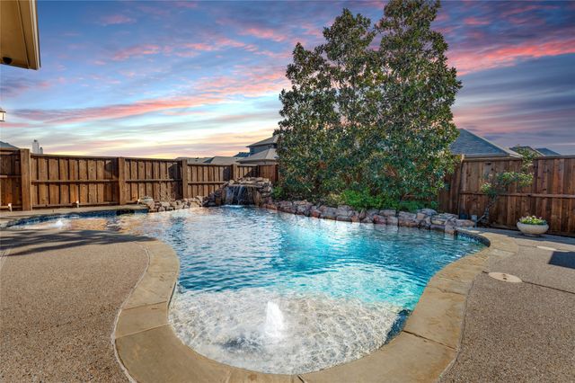 1984 Newport Drive, Lancaster, TX 75146