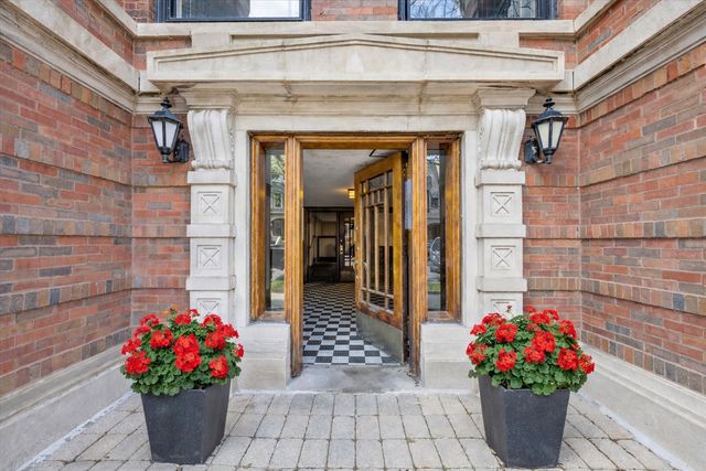 5802 S BLACKSTONE Avenue 1, Chicago, IL 60637