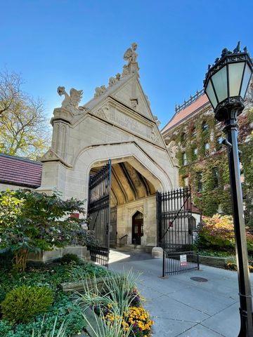 5802 S BLACKSTONE Avenue 1, Chicago, IL 60637