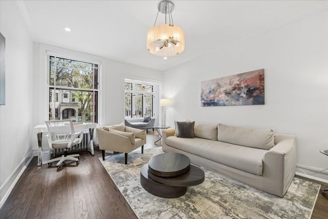 5802 S BLACKSTONE Avenue 1, Chicago, IL 60637