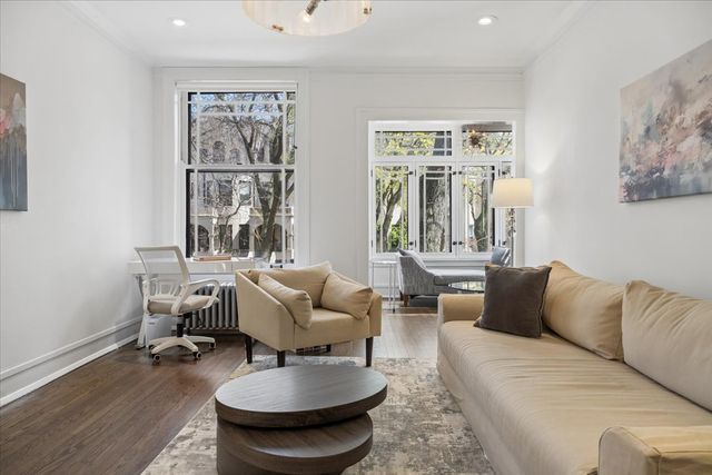 5802 S BLACKSTONE Avenue 1, Chicago, IL 60637