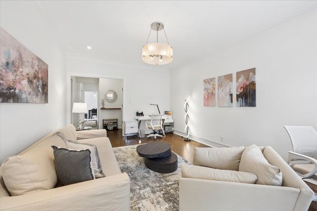 5802 S BLACKSTONE Avenue 1, Chicago, IL 60637