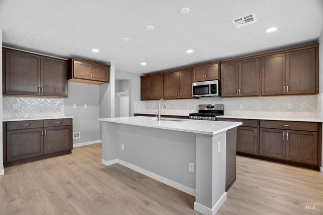 19317 Snowyside Way, Caldwell, ID 83605