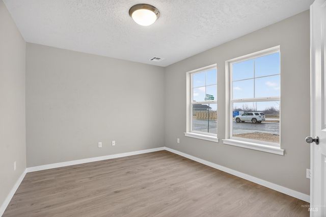 19317 Snowyside Way, Caldwell, ID 83605